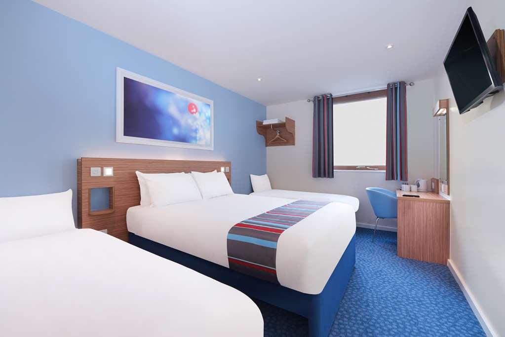Travelodge Edinburgh Central Waterloo Place Szoba fotó