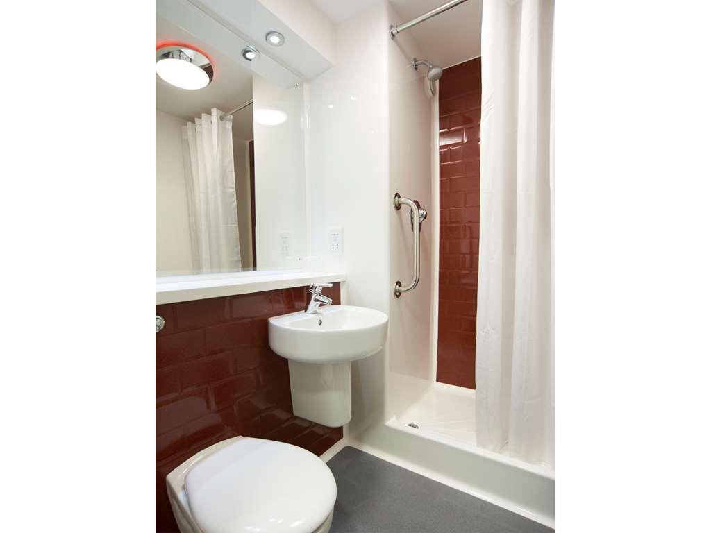 Travelodge Edinburgh Central Waterloo Place Szoba fotó